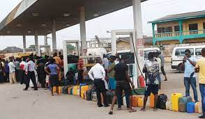 IPMAN shut down fuel stations in Niger causing more problems for residents.