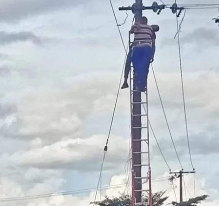 PHEDC staff survives electrocution while trying to disconnect power lines in Calabar