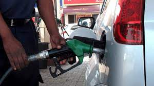 FG deny plan to stroll petrol price as sellers sell at N235 per liter